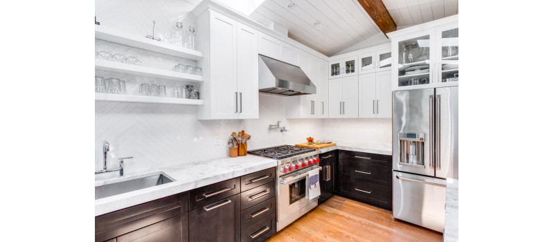 How can White Kitchen Cabinets Add Elegance to Your Kitchen Space?