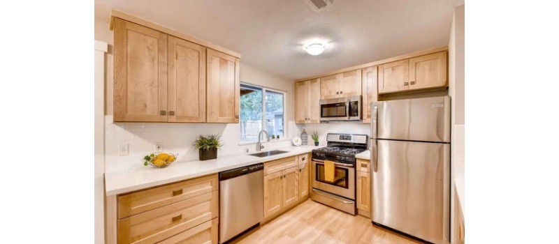 How to Make Natural Wood Cabinets the Highlight of Your Kitchen?